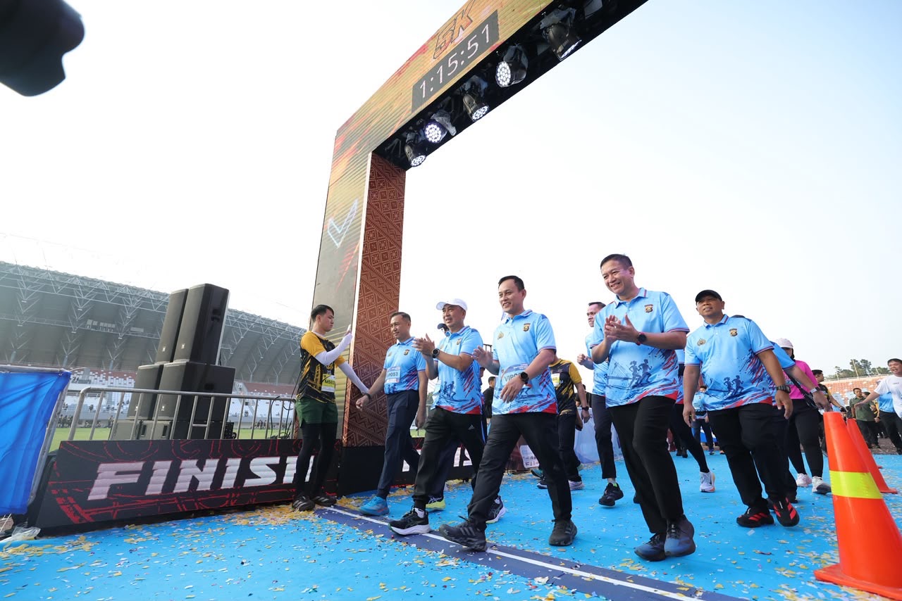 Kapolda Sumsel Bersama Forkopimda Sapa Ribuan Peserta Sumsel Bhayangkara Run, Kuatkan Kolaborasi dan Soliditas Bumi Sriwijaya