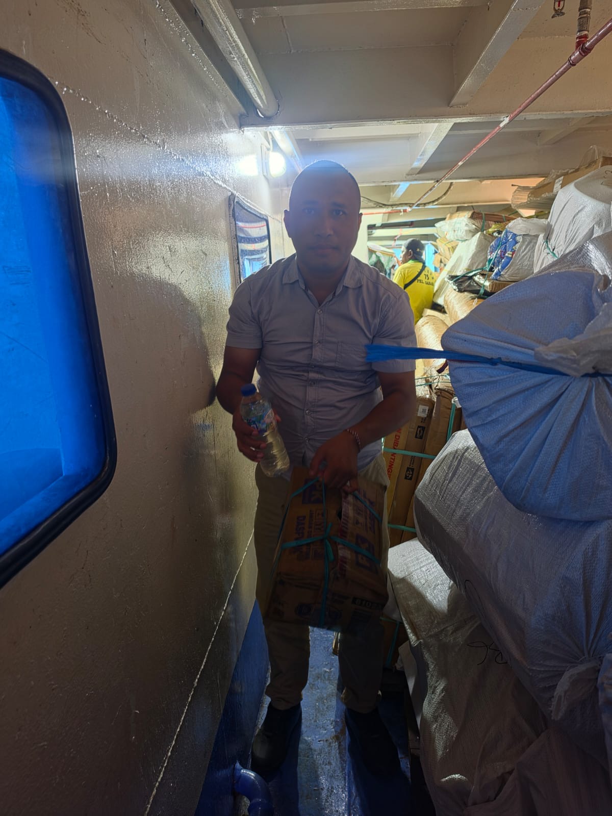 Satreskrim Polres Kepulauan Sula Gagalkan Peredaran Belasan Botol Miras Ilegal dalam Operasi KRYD di Pelabuhan Sanana
