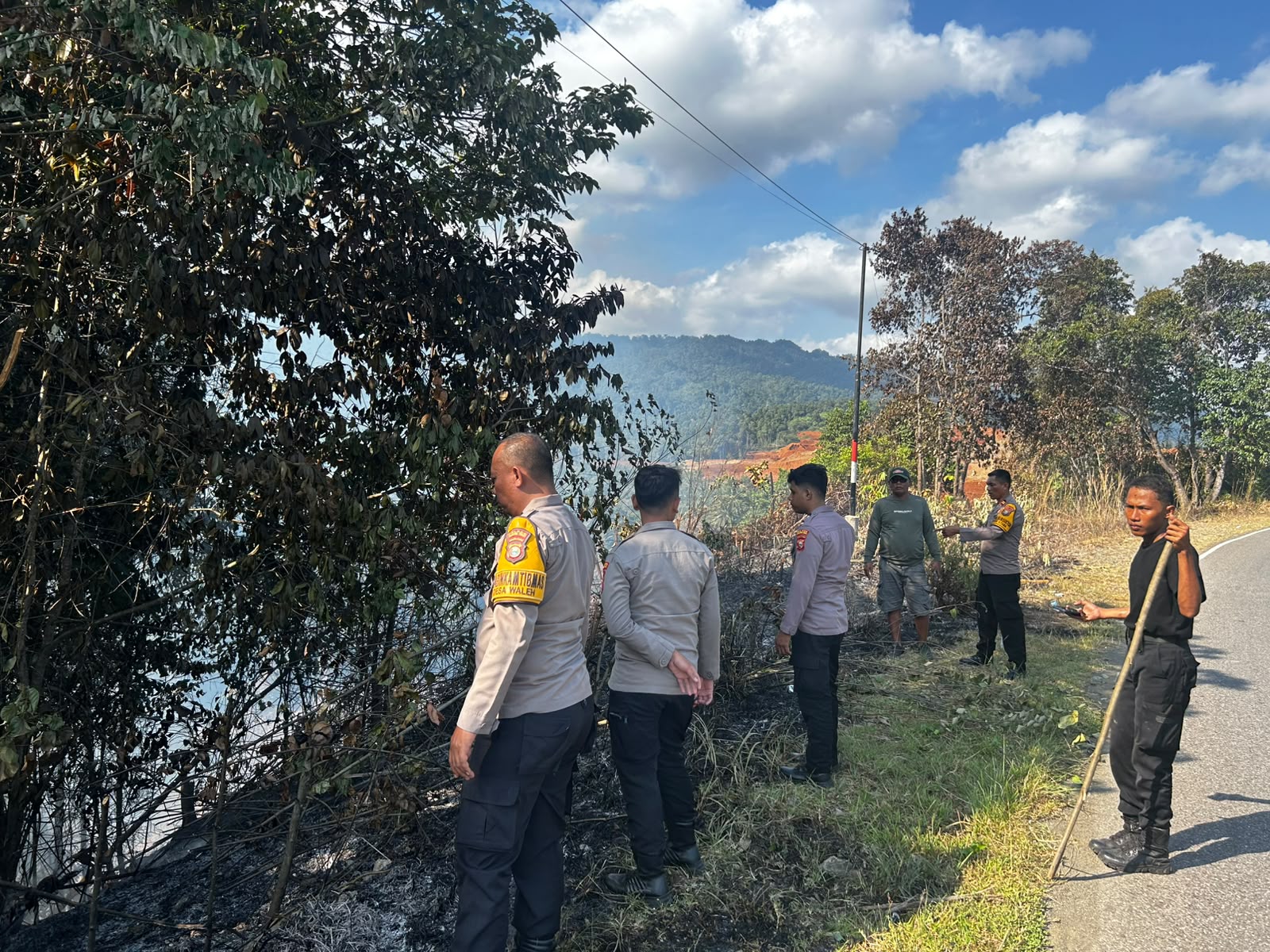 Polres Halteng Gerak Cepat Tangani Kebakaran Lahan Garapan Masyarakat di Desa Sagea