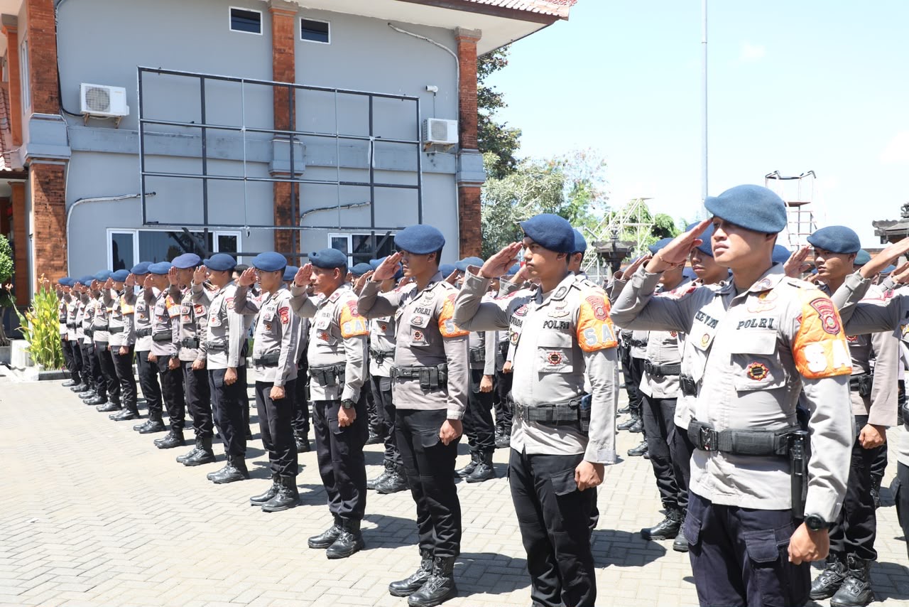Polri Kerahkan 300 Personel Brimob dari Kaltim dan Bali untuk Tangani Karhutla di Kalbar