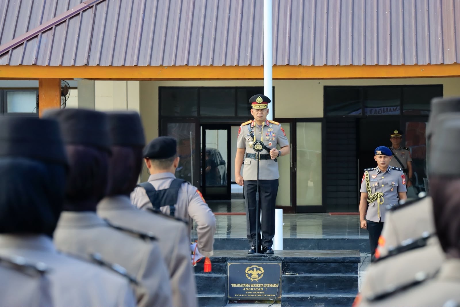 Kapolda Malut Pimpin Upacara Peringatan Hari Juang Polri ke-81, Tegaskan Semangat Pengabdian untuk Indonesia Maju