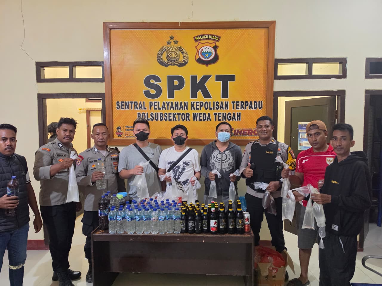 Polres Halteng Amankan 139 Kemasan Miras dalam Razia di Desa Lukulamo