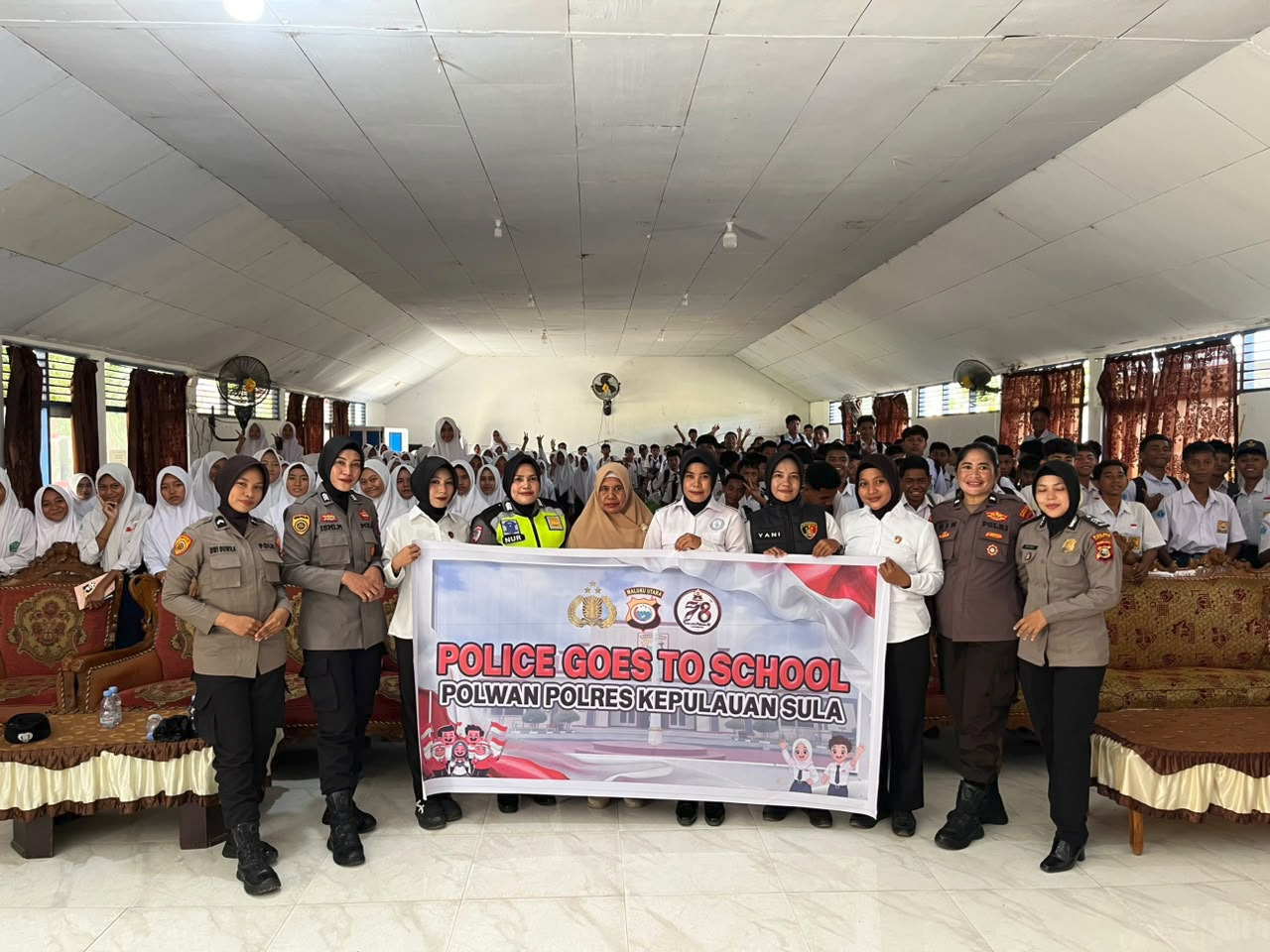 Polwan Polres Kepulauan Sula Hadir di Sekolah, Berikan Edukasi Pencegahan Narkoba, Bullying dan Kekerasan terhadap Anak