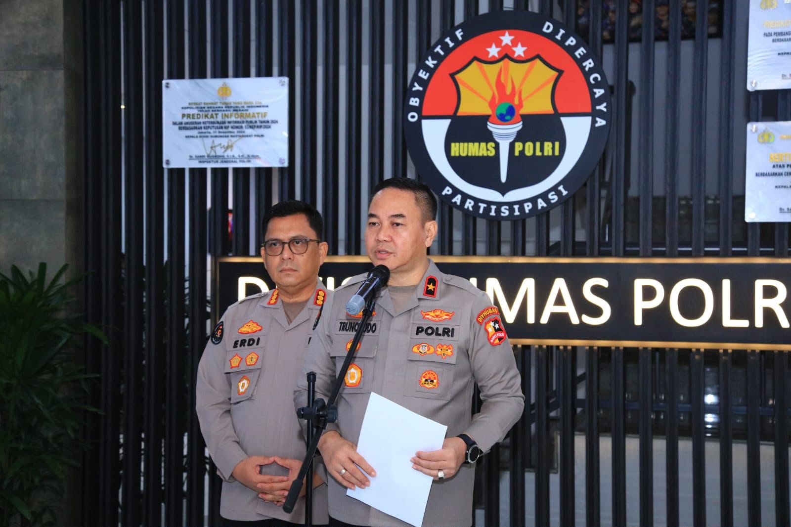 Polri dan Bhayangkari Terus Salurkan Bantuan bagi Korban Gempa Flores