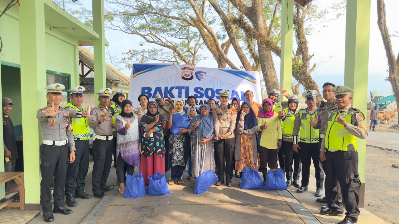 Peringati Hari Lalu Lintas Bhayangkara ke-71, Sat Lantas Polres Ternate Salurkan Bantuan Sosial di Takome