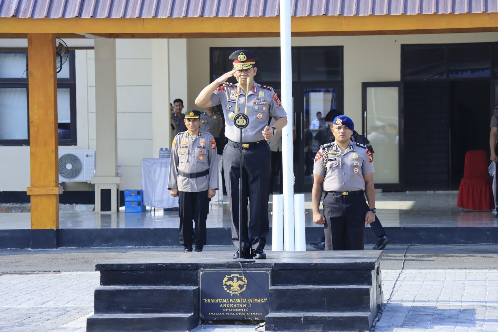 kapolda maluku utara pimpin upacara penyerahan jabatan dirresnarkoba