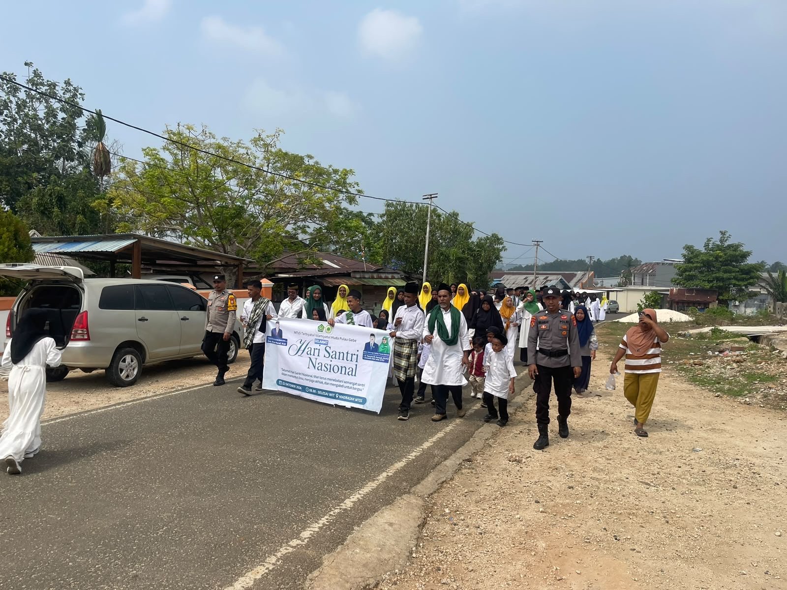 Polsek Pulau Gebe Hadiri Upacara Peringatan Hari Santri Nasional 2026, Berlangsung Aman dan Kondusif