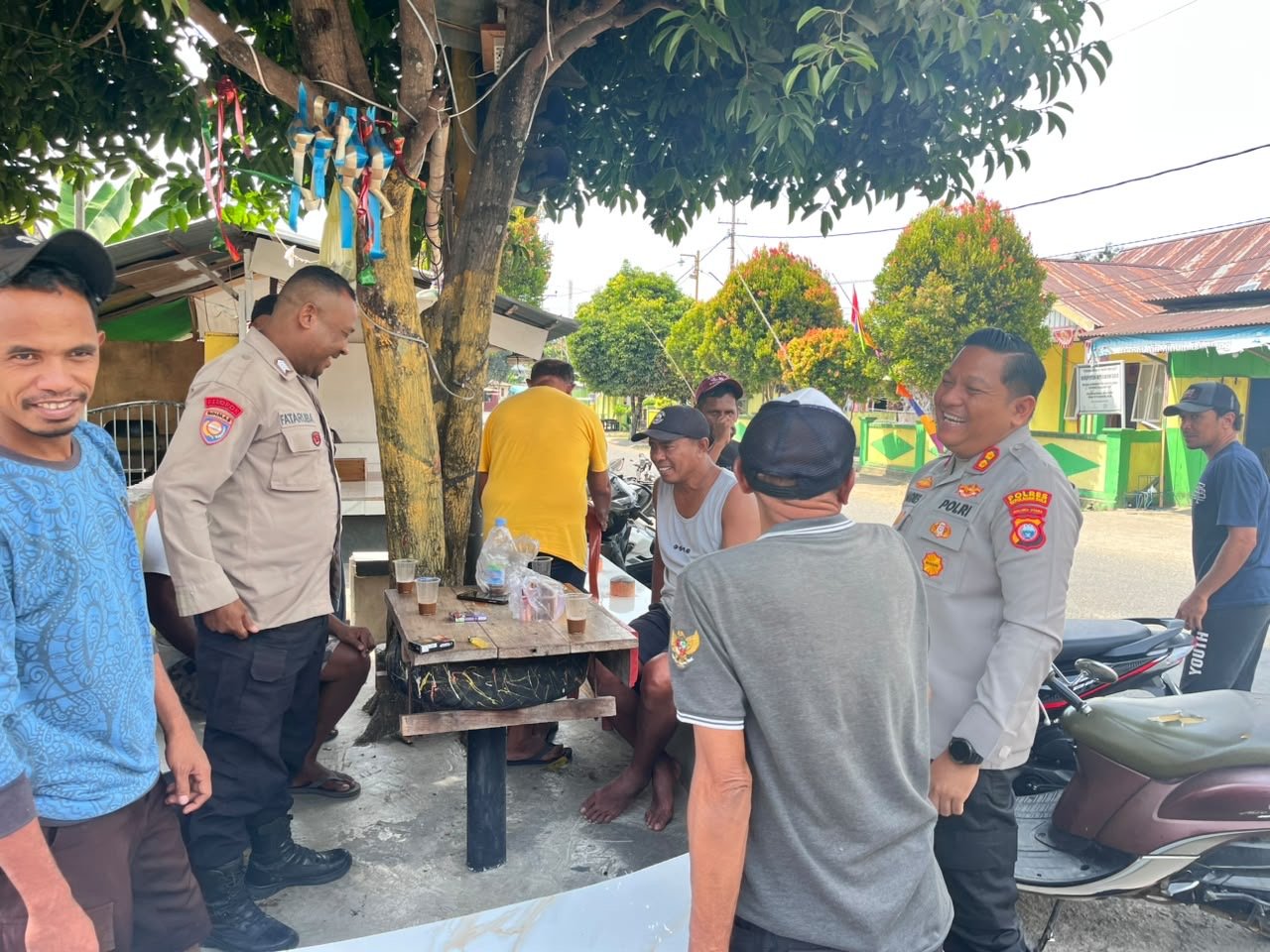 Satu Hari Bersama Masyarakat, Kapolres Kepulauan Sula Turun Langsung dan Serap Aspirasi