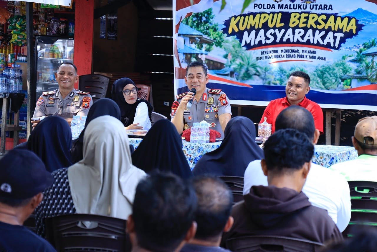 Kumpul Bersama Masyarakat di Pelabuhan Sofifi, Kapolda Maluku Utara Ajak Warga Jadikan Maluku Utara Rumah Bersama yang Aman dan Damai