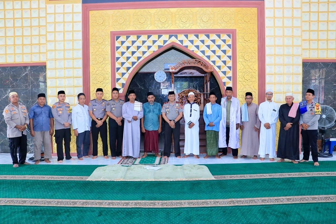 Dekat dengan Umat, Wakapolda Malut Perkuat Sinergi Polri dan Masyarakat Lewat Jumat Keliling