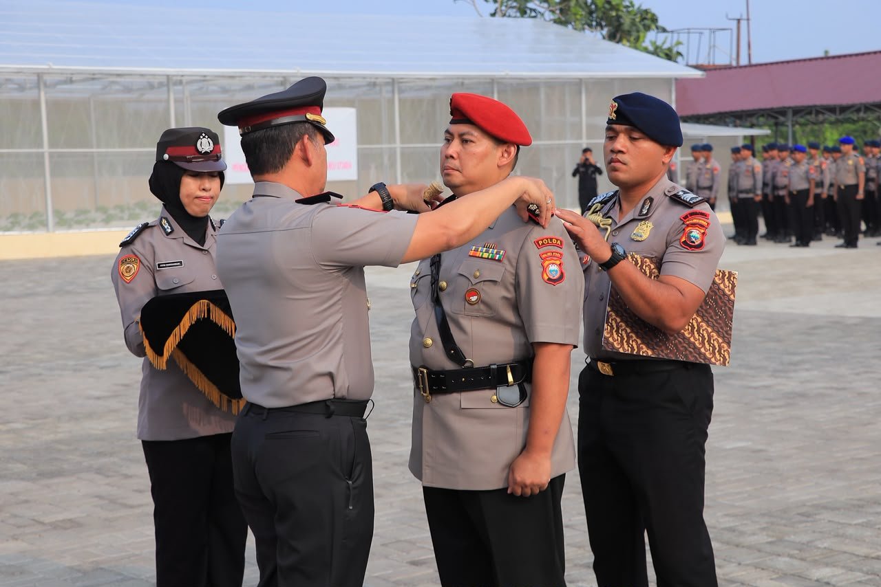 Kapolda Malut Lantik Kombes Pol Azhar Nugroho sebagai Dirresnarkoba