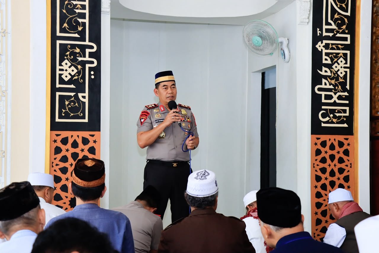 Kapolda Maluku Utara Gelar Jumat Keliling di Ternate Tengah, Serukan Pentingnya Persaudaraan