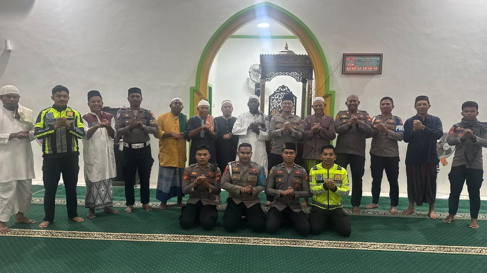 Subuh Keliling, Polres Halteng Pererat Silaturahmi dan Jaga Kamtibmas Bersama Masyarakat